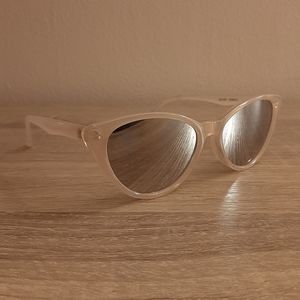 Aerie Sunnies